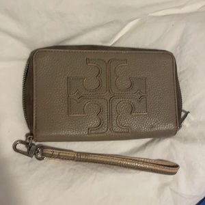 TORY BURCH WRISTLET WALLET
